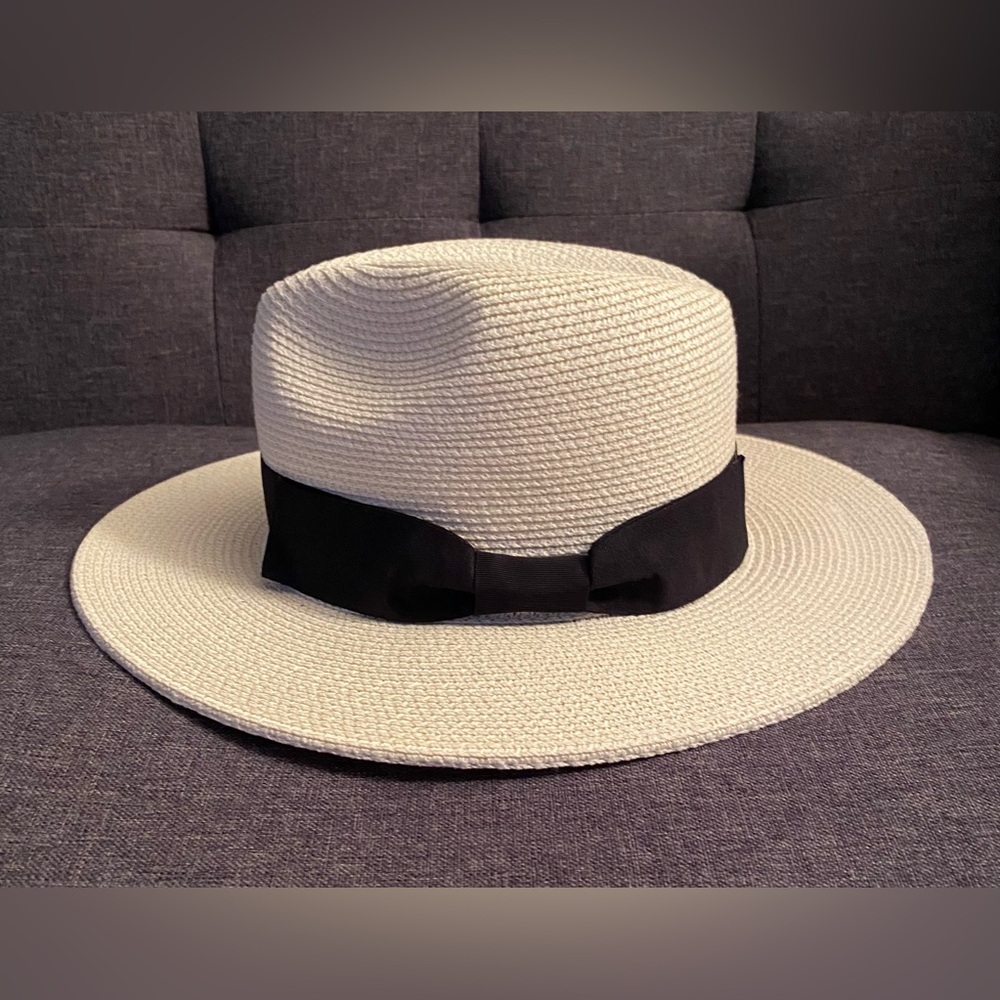NWOT Classic Unisex Straw Panama Hat with Black Band - White